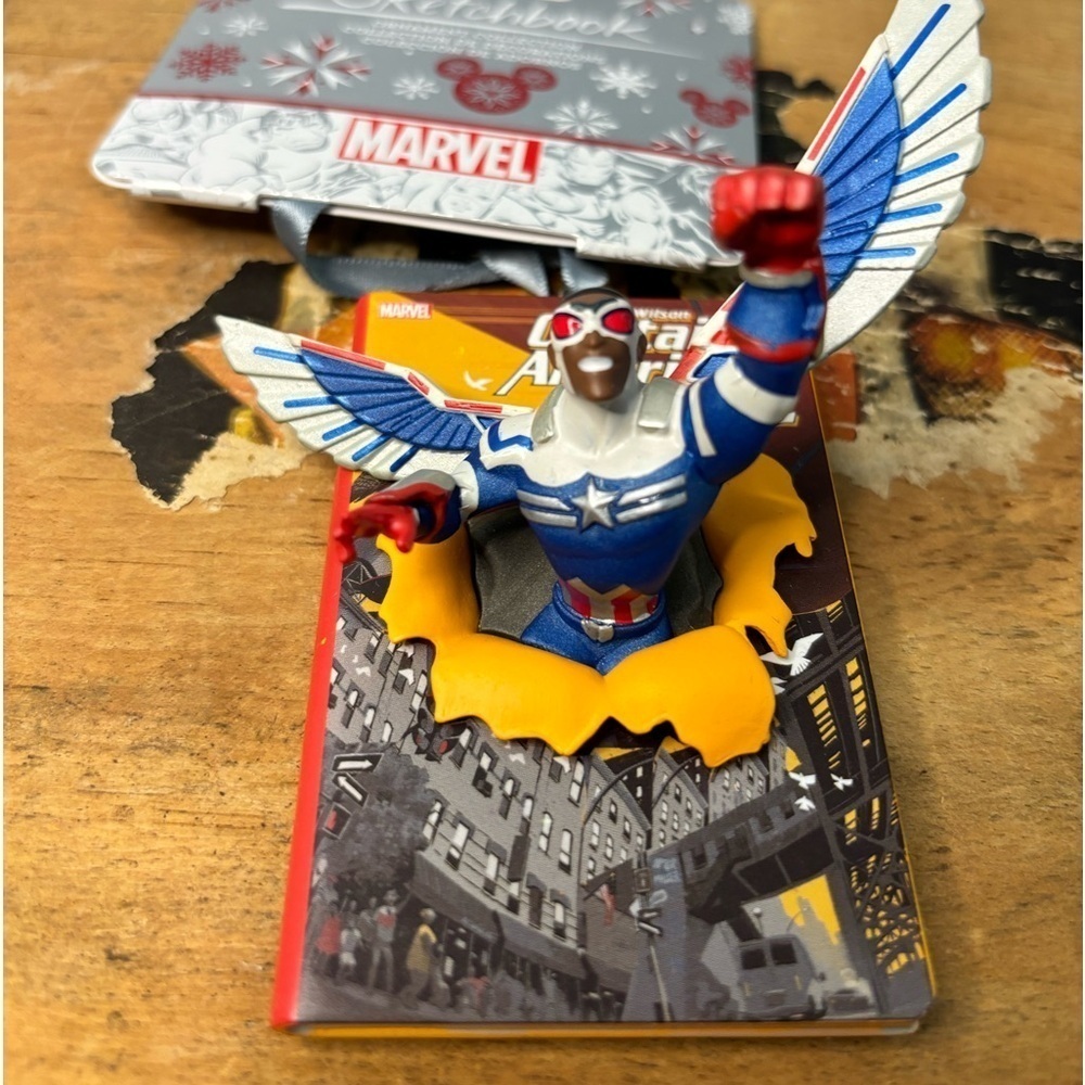 NEW Disney Marvel Sam Wilson Captain America Ornament Sketchbook Comic Book - Picture 3 of 4